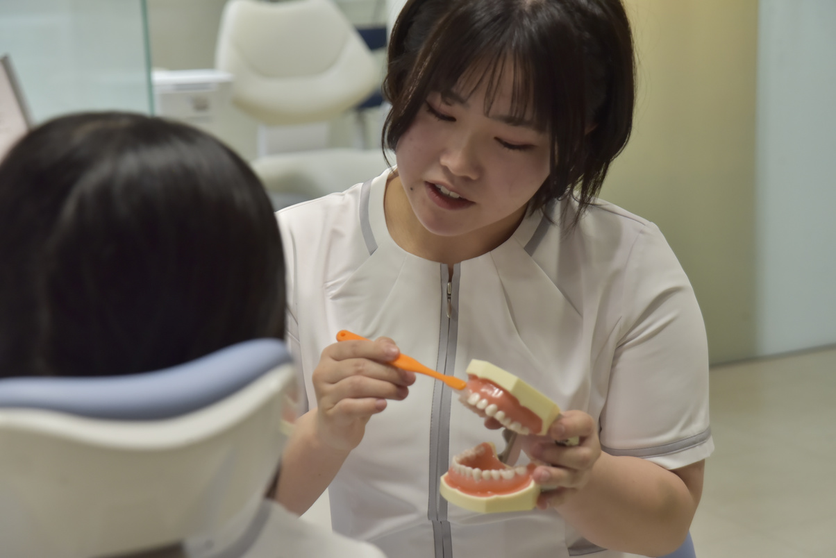 臨床実習で保健指導をしている風景